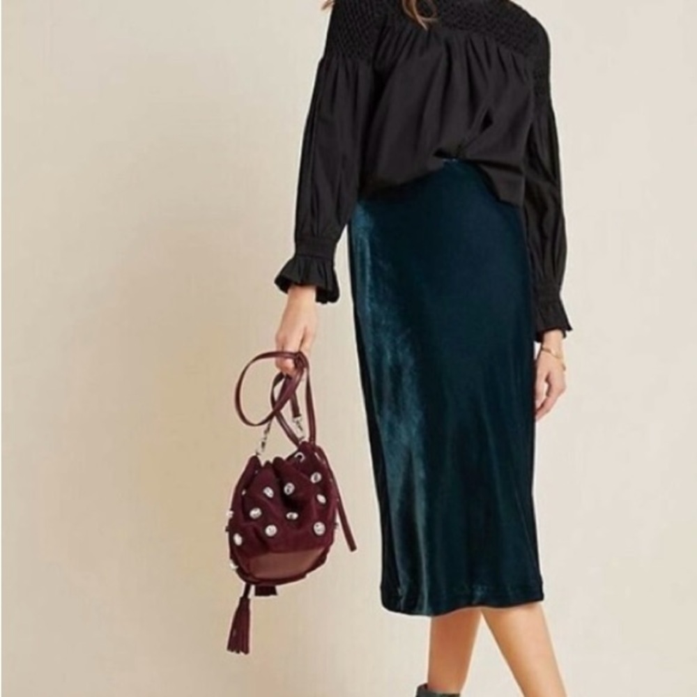 Elegant Emerald Green Velvet Midi Skirt